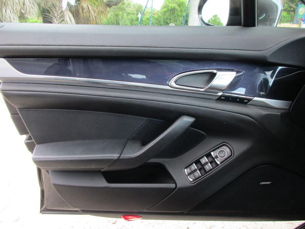 2011 Porsche Panamera Base - Photo 17
