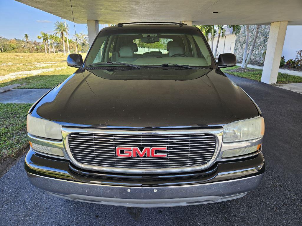 2005 GMC Yukon SLE photo 8