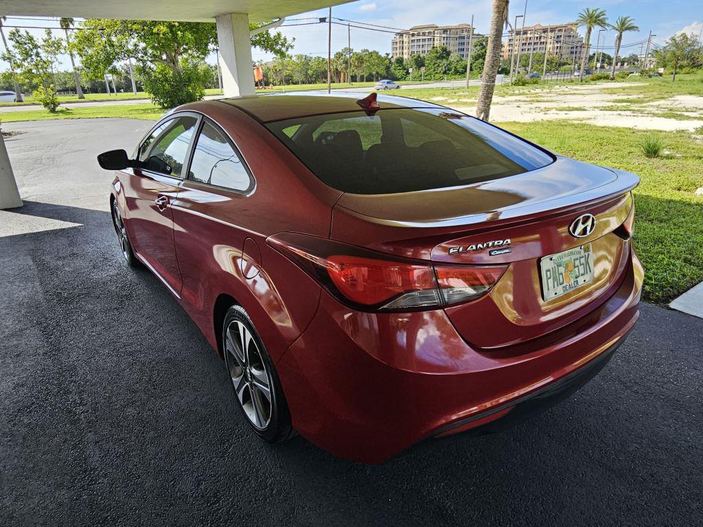 2014 Hyundai Elantra Coupe Base photo 3