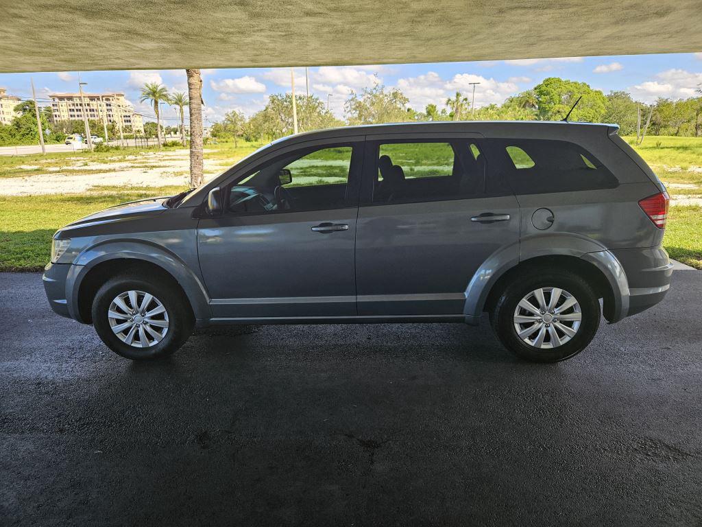 2009 Dodge Journey SE photo 2