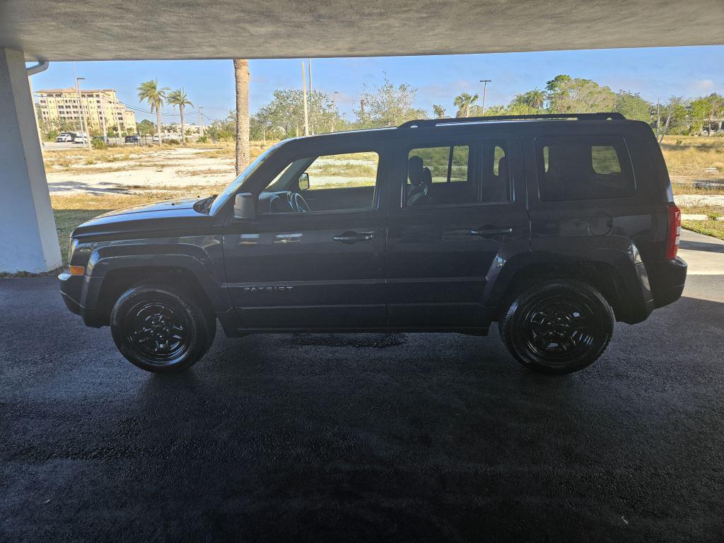 2014 Jeep Patriot Sport photo 2