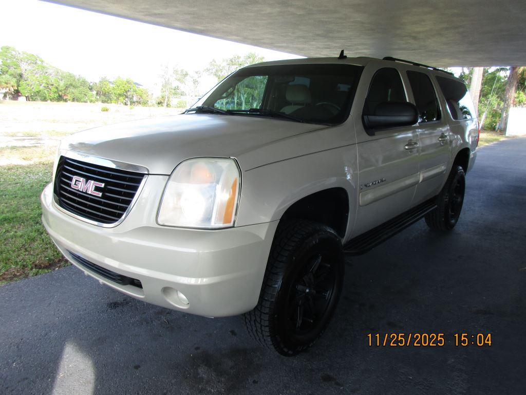 2008 GMC Yukon XL's photo