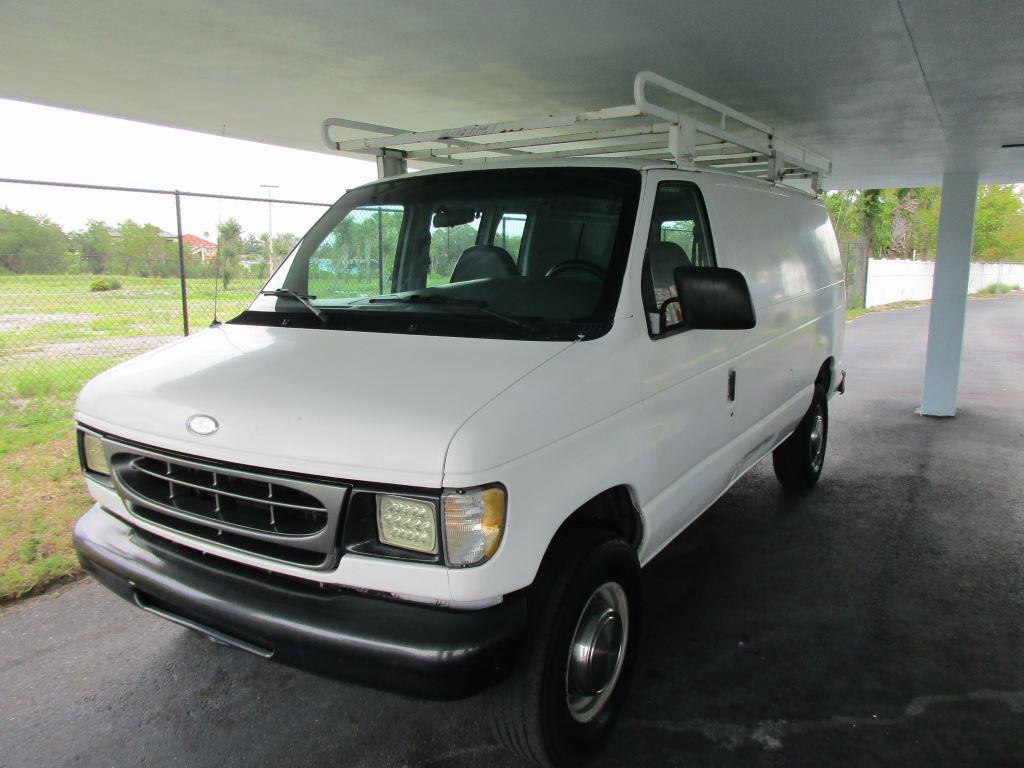 2000 Ford E-Series's photo