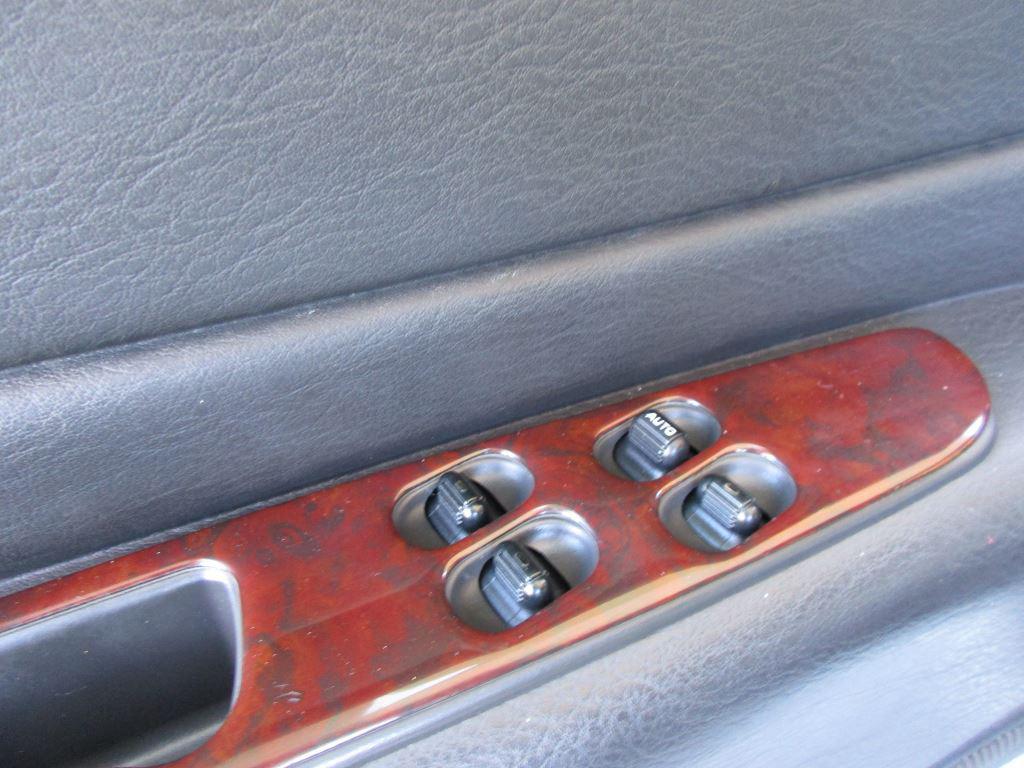 2004 Chrysler Sebring LXI - Photo 9