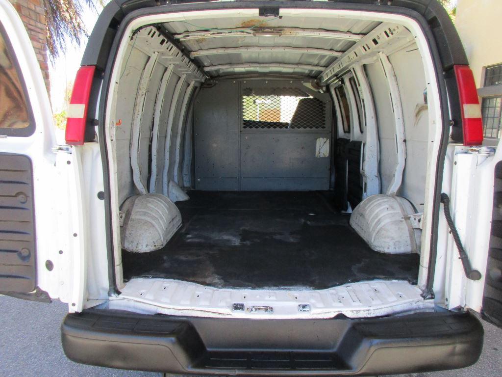 2008 Chevrolet Express Cargo Work Van - Photo 13