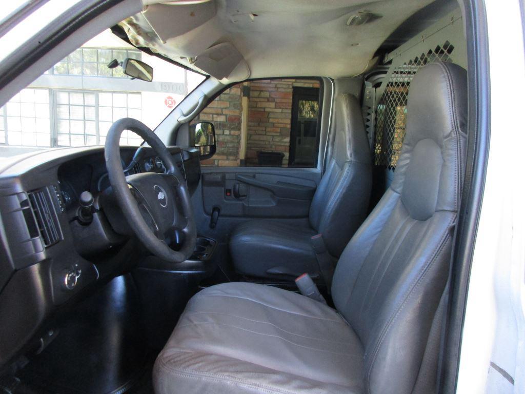 2008 Chevrolet Express Cargo Work Van - Photo 9