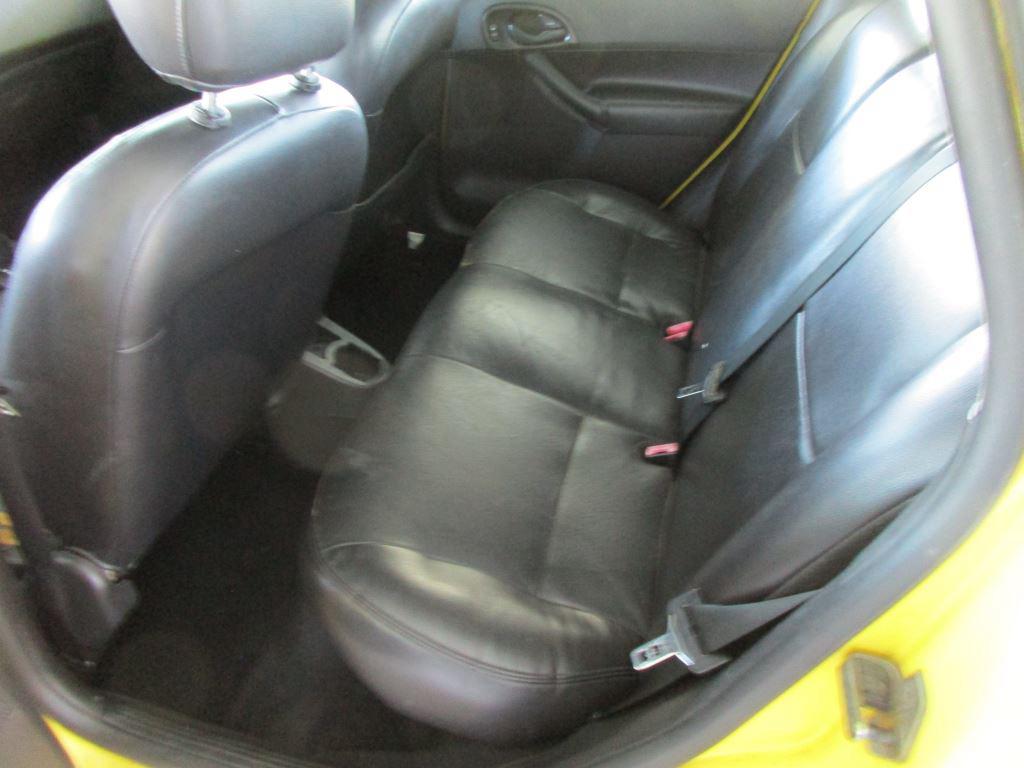 2005 Ford Focus ZX5 SE - Photo 11