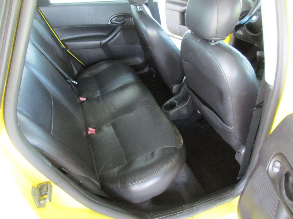 2005 Ford Focus ZX5 SE - Photo 13