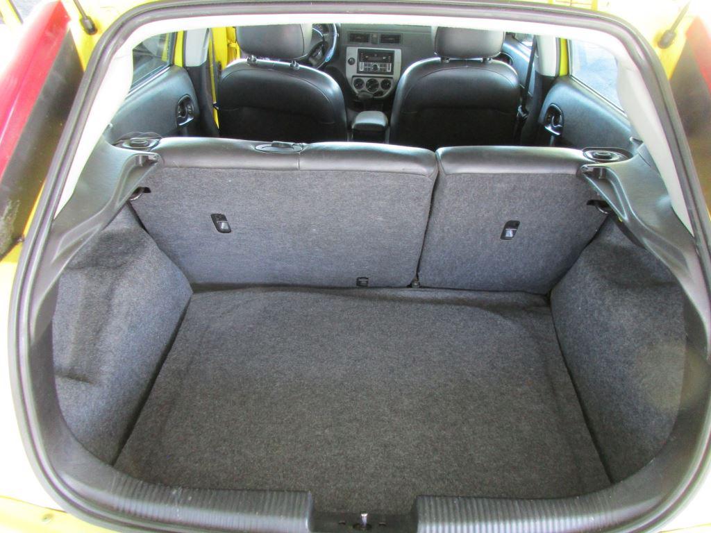 2005 Ford Focus ZX5 SE - Photo 12