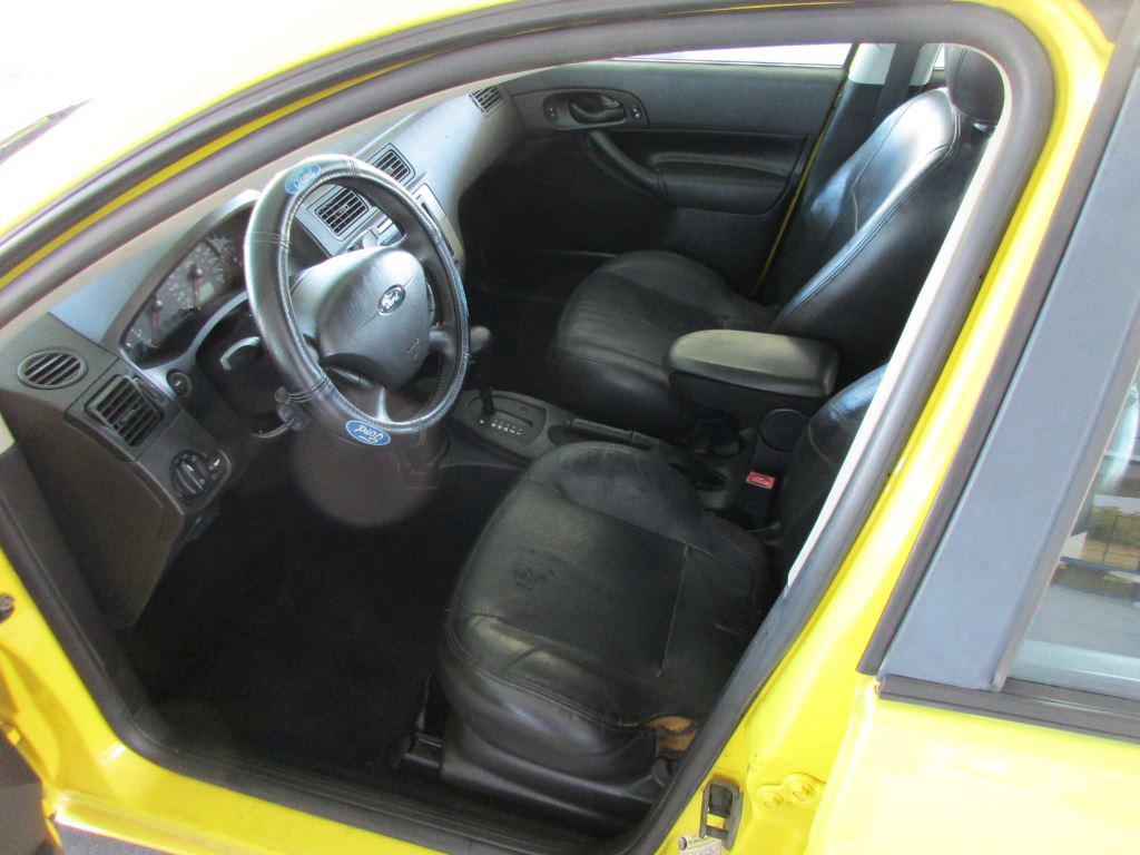 2005 Ford Focus ZX5 SE - Photo 9