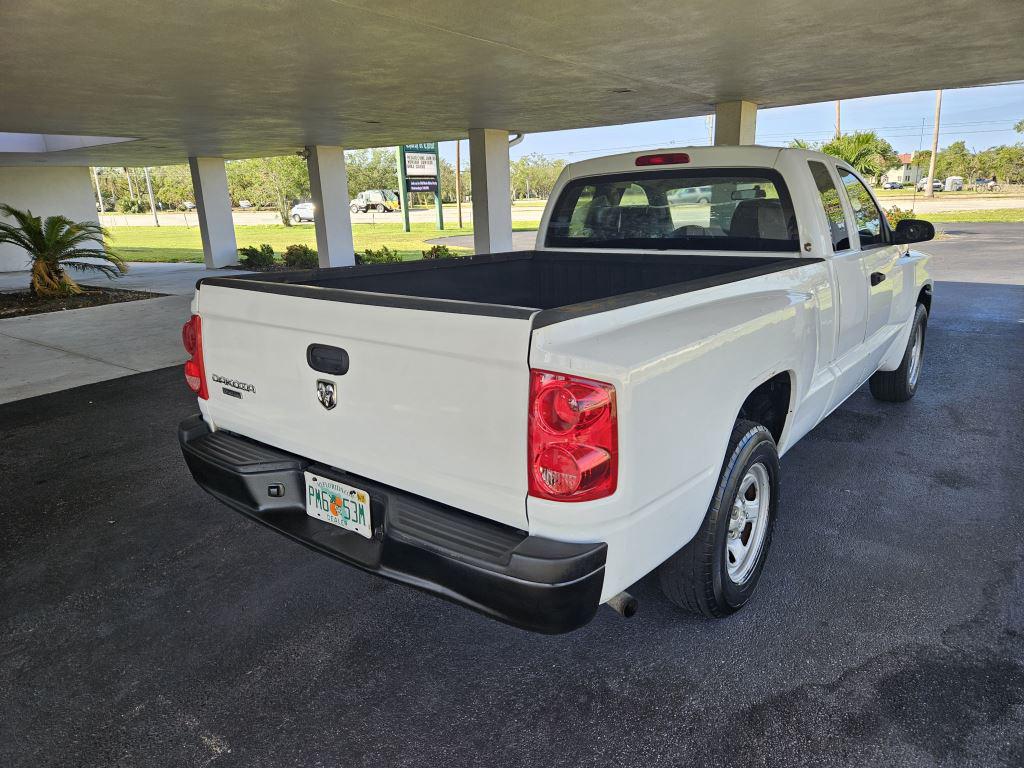 2008 Dodge Dakota ST photo 5