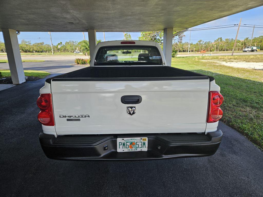 2008 Dodge Dakota ST photo 4