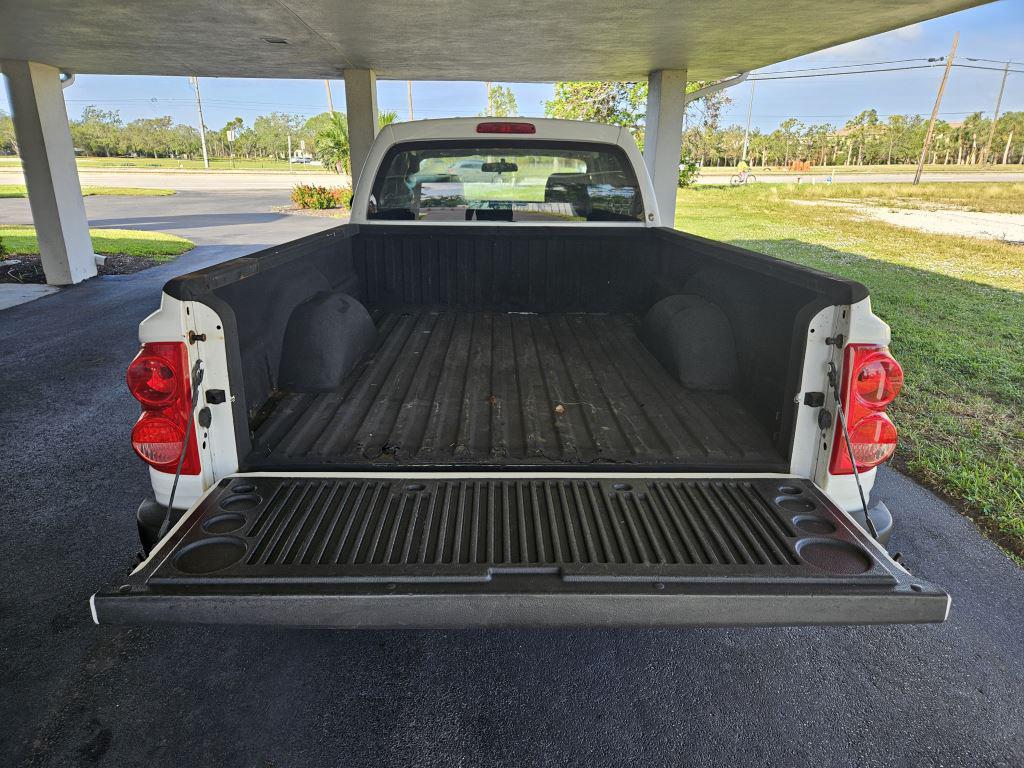 2008 Dodge Dakota ST photo 10