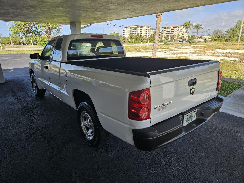 2008 Dodge Dakota ST photo 3