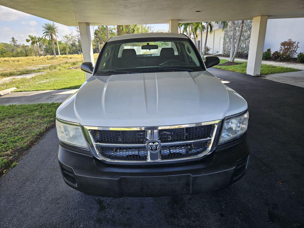 2008 Dodge Dakota ST photo 8