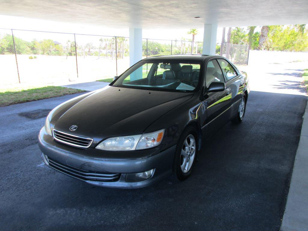 2001 Lexus ES 350 300's photo