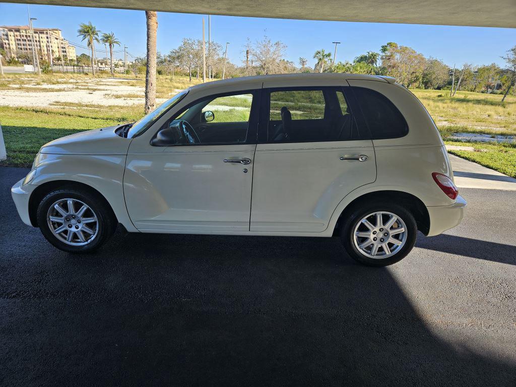 2007 Chrysler PT Cruiser Touring Edition photo 2